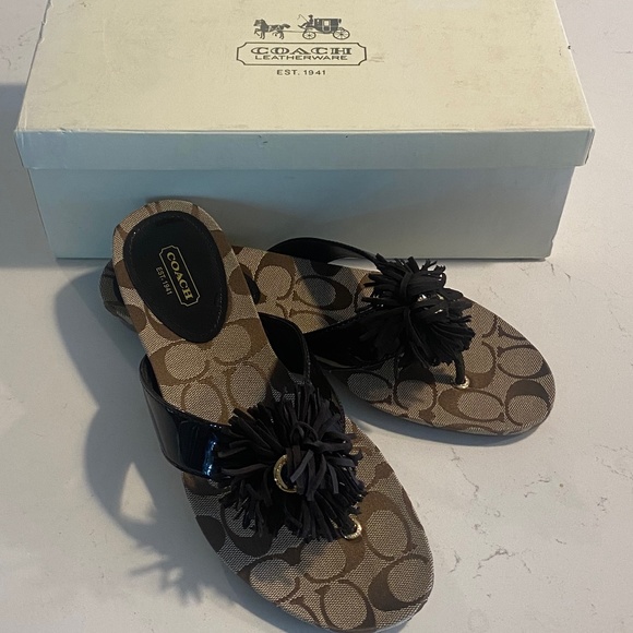 COACH WONENS SIZE 9 BRAND NEW SANDALS - Picture 1 of 5